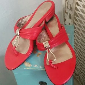 Red Scarlet Sofft Size 8M Sandals